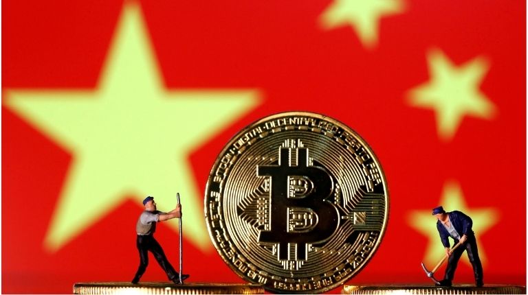 As principais operações de mineração de Bitcoin podem ter persistido no subsolo na China, apesar da proibição da prática no ano passado, de acordo com dados recentes da Universidade de Cambridge.